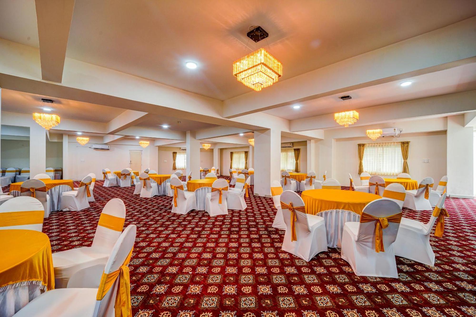 The Emerald Inn Bangalore Dış mekan fotoğraf