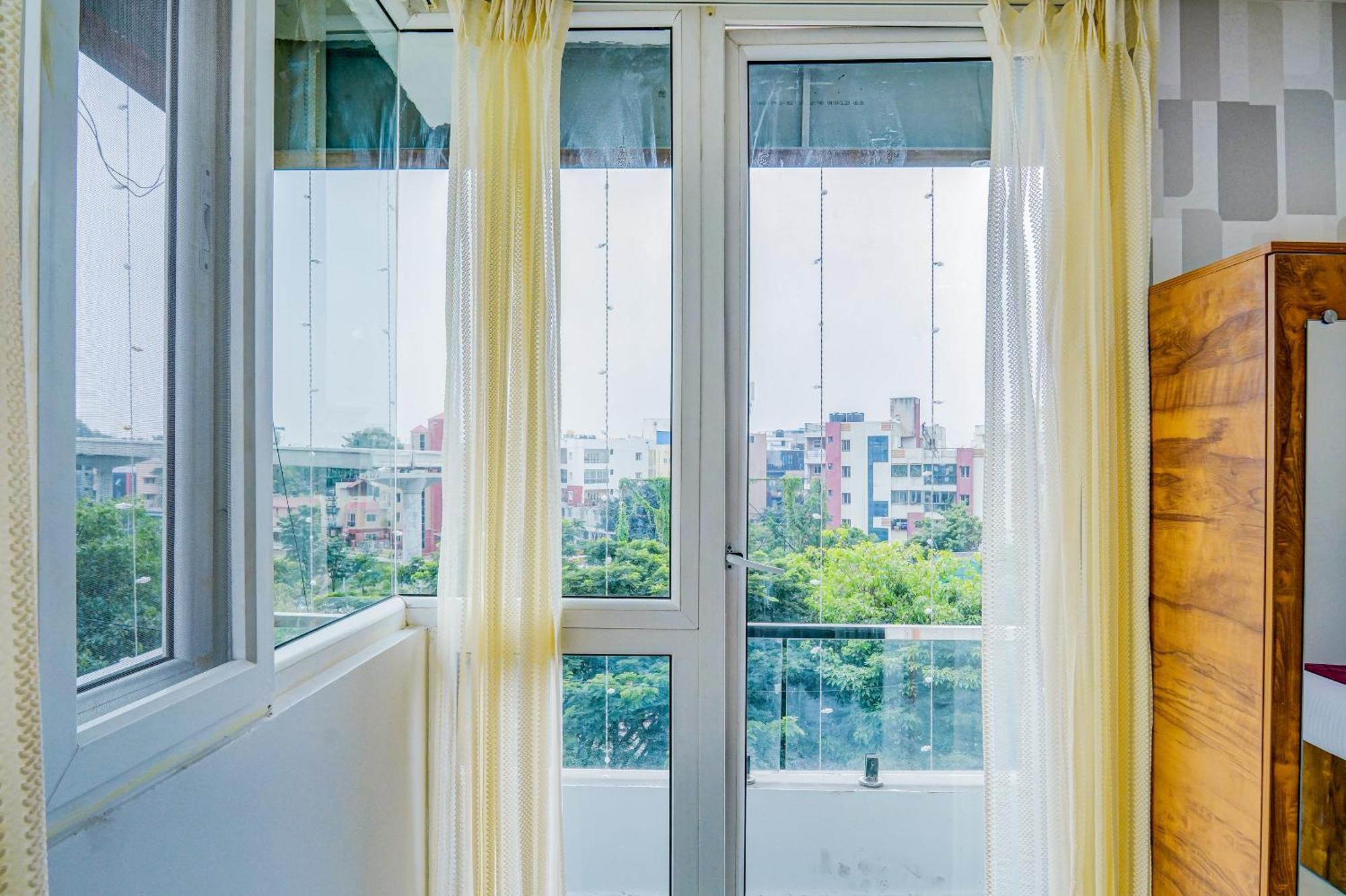 The Emerald Inn Bangalore Dış mekan fotoğraf