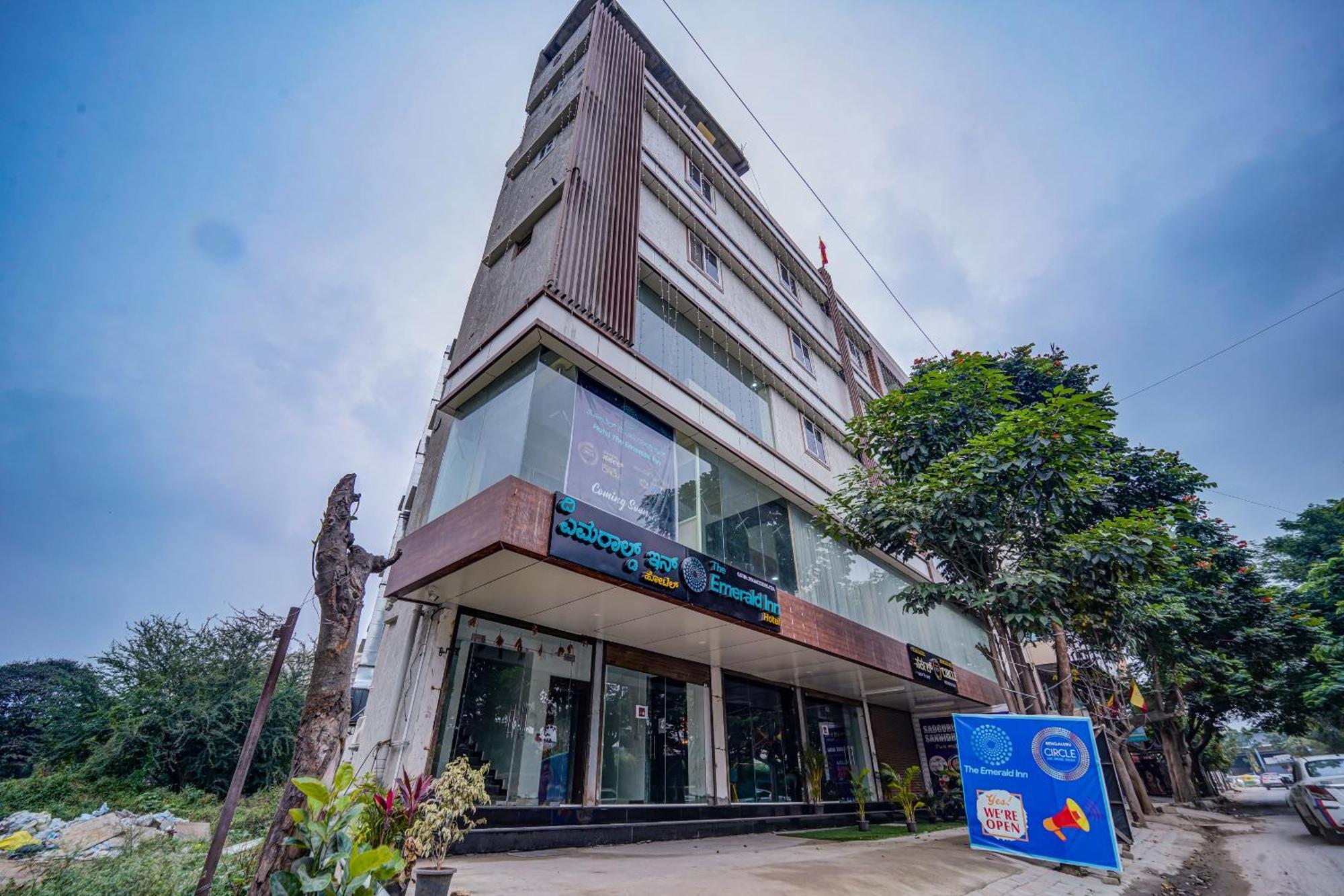 The Emerald Inn Bangalore Dış mekan fotoğraf