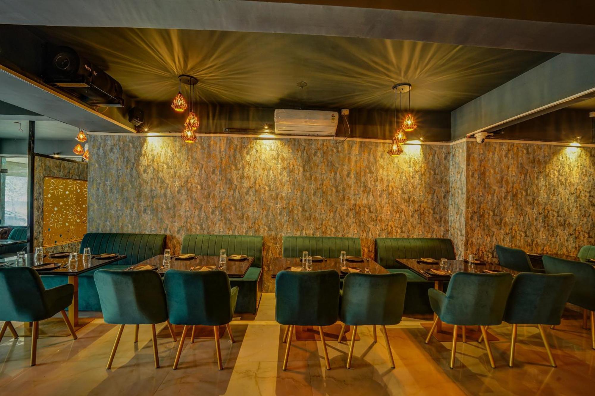 The Emerald Inn Bangalore Dış mekan fotoğraf
