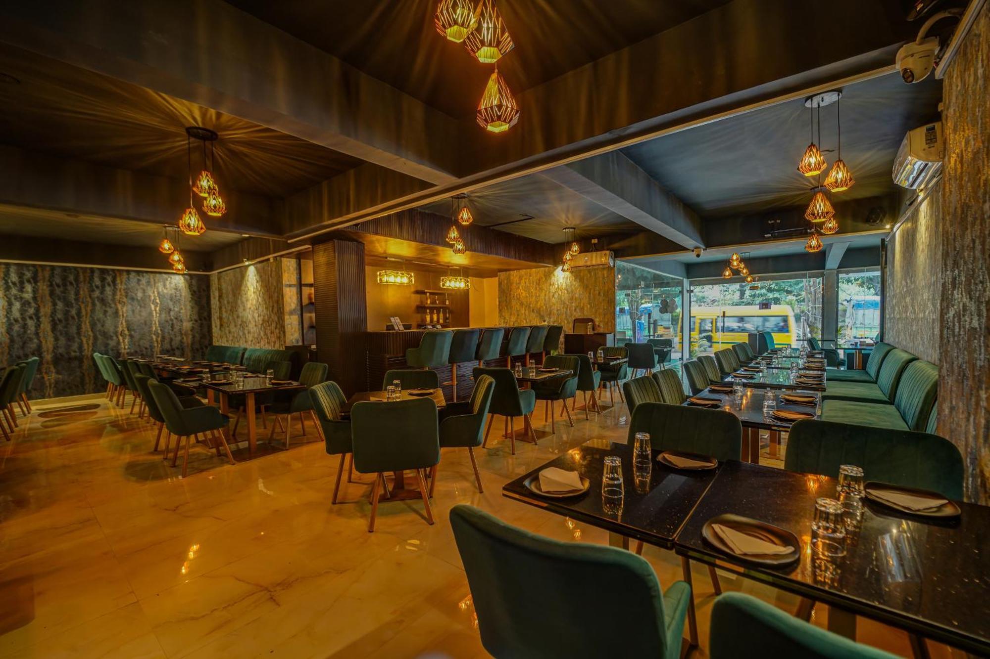 The Emerald Inn Bangalore Dış mekan fotoğraf